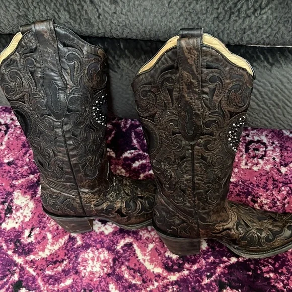 Corral Brown Western Boots with Heart Rhinestone Design - Picture 11 of 14